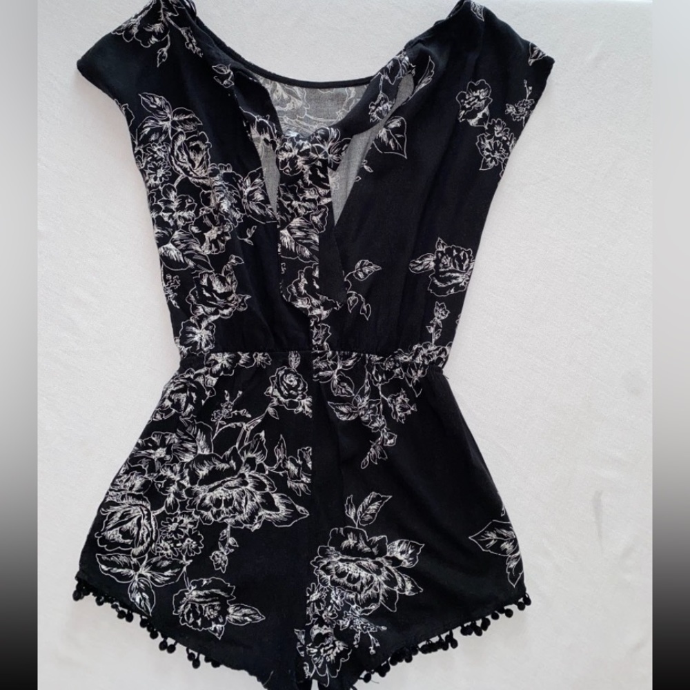 Shorts Romper - Picture 7 of 14